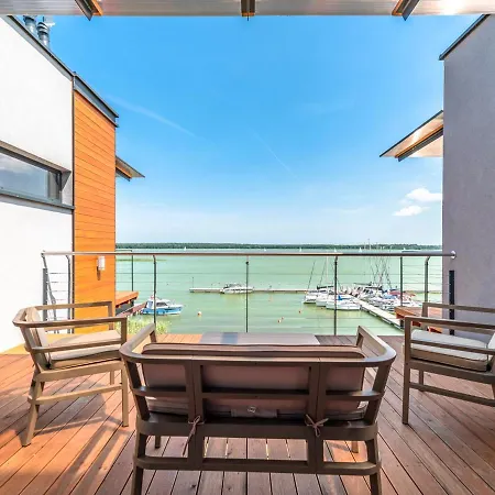 شقة فندقية Marina Nawigator 4*