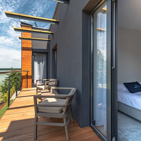 Marina Nawigator Aparthotel 4*