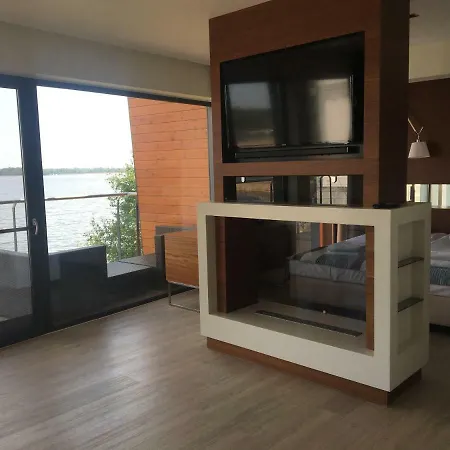 Marina Nawigator Aparthotel 4*