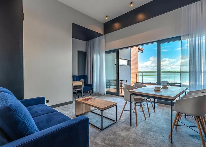 Marina Nawigator Aparthotel 4*